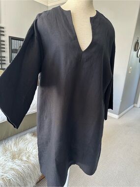 Banana Republic black tunic/kaftan top, size large petite